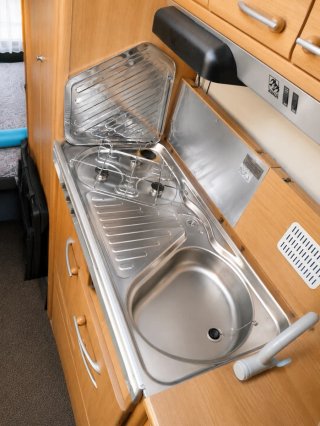 Caravana Knaus Sudwind 550 TKF · 6 plazas + Mover