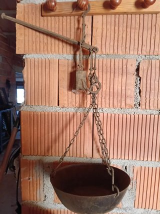 Jarrón antiguo de barro para restaurar