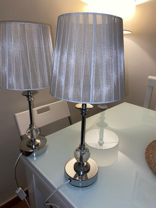2 Lámparas de Mesa Elegantes