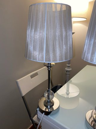 2 Lámparas de Mesa Elegantes