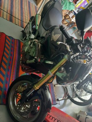 Honda CB600F Negra y Plateada