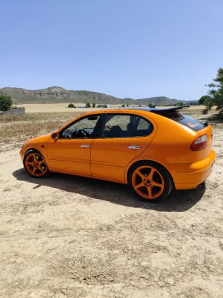 SEAT Leon 1.8T 180cv leer bien!