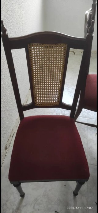 Silla de madera con asiento