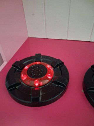 Cocinita infantil de madera rosa