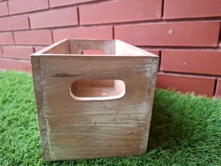 Caja de madera con lámina de pizarra