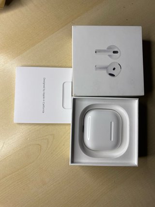 Apple AirPods 4