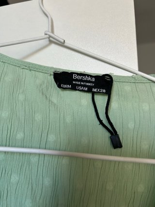 Top Bershka verde talla M