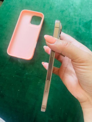 iPhone 16 Pro Max Dorado/Rosa