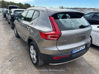 VOLVO XC40 2.0 B3 G Momentum Pro Auto