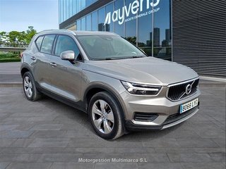 VOLVO XC40 2.0 B3 G Momentum Pro Auto