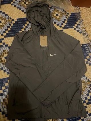 Chaqueta Nike Running Gris