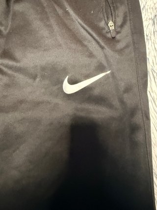 Pantalón deportivo Nike negro