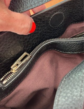 Bolso Bimba y Lola Piel Negro Asa Corta y Hombro
