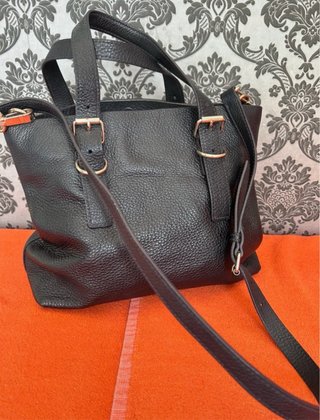 Bolso Bimba y Lola Piel Negro Asa Corta y Hombro