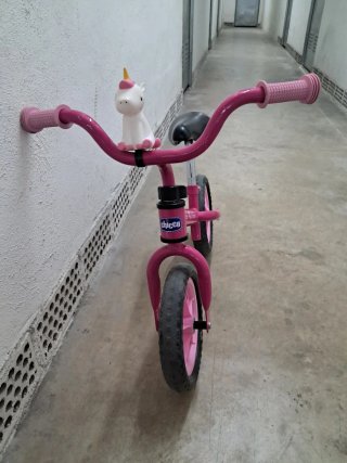Bicicleta de equilibrio rosa Chicco