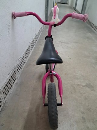 Bicicleta de equilibrio rosa Chicco
