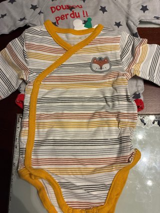 Lote Ropa Bebé 8 Bodies Manga Larga y dos baberos