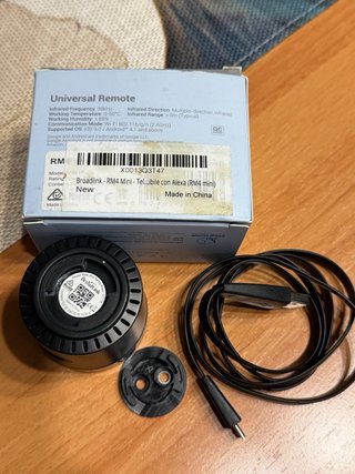 Broadlink RM4 Mini Universal Remote