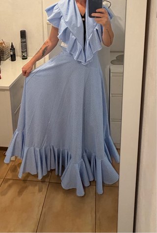 Falda flamenca y mantoncillo azul