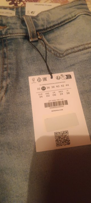 Pantalón Cropped Flare Bershka