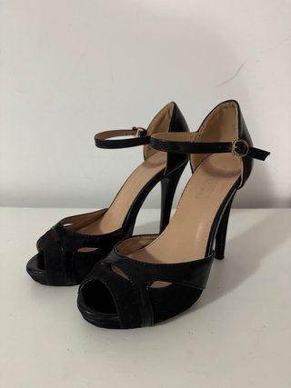 Zapatos de tacón negros