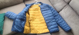 Abrigo Easywear azul y amarillo