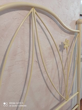 Testata in ferro battuto beige