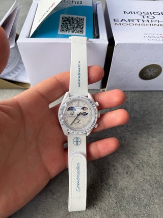 Omega x Swatch Moonshine Gold Bianco