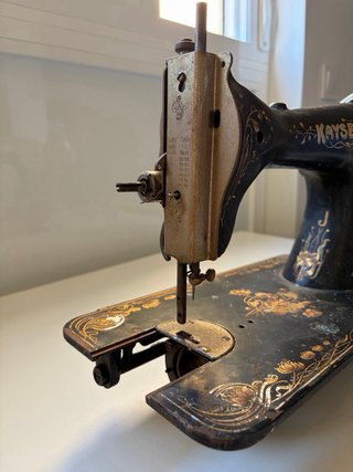Máquina de coser antigua Kayser