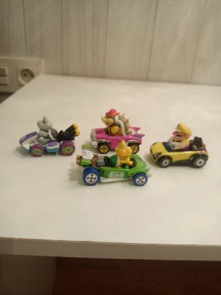Lote 4 coches Mario Kart Hot Wheels