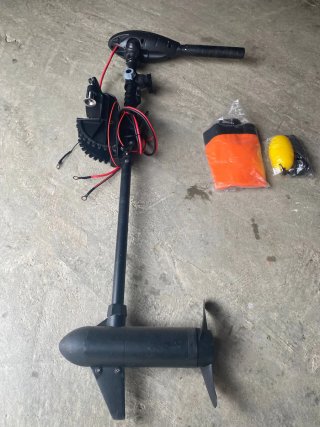 Kayak pesca pedales y motor
