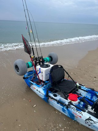 Kayak pesca pedales y motor