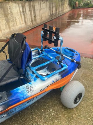 Kayak pesca pedales y motor
