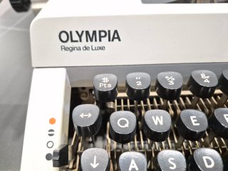 Máquina de Escribir Olympia Regina de Luxe