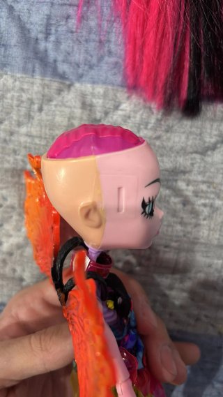 Muñeca Monster High Inner Monster Fangtastic Love