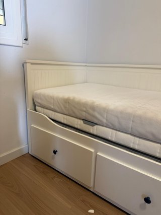 Sofá cama blanco con almacenaje