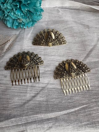 Broche Virgen Dorado Estilo Abanico