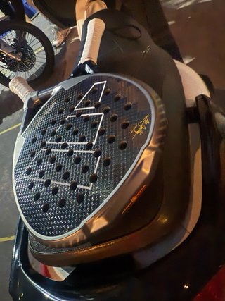 Pala Padel Adidas Metalbone Edición Limitada