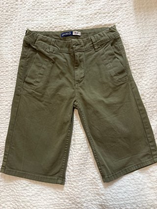 Bermuda niño Okaidi Talla 10 Verde