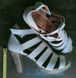 Sandalias Mustang Piel Talla 39 Color Hielo
