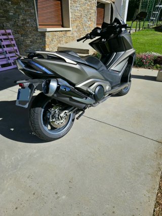 Maxi Scooter kymco ak 550
