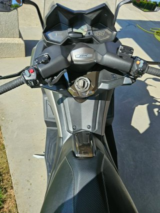 Maxi Scooter kymco ak 550