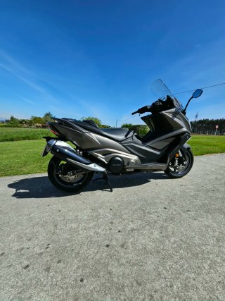 Maxi Scooter kymco ak 550
