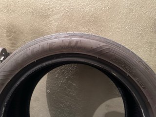 UNA Rueda Goodyear 245/45R18 96W