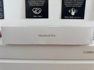 Scatola originale per MacBook Pro M2 2023