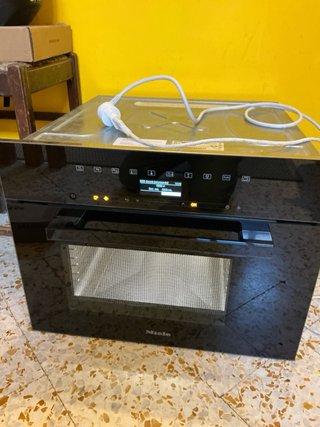Miele  Forno a microonde/vapore