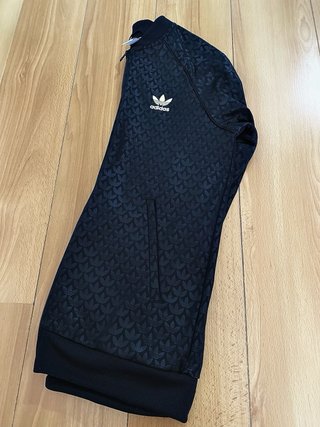 Chandal Adidas Originals Negra y Dorada