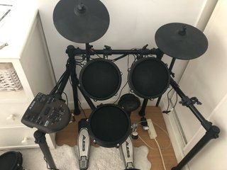 Batería Electrónica Alesis Nitro Mesh