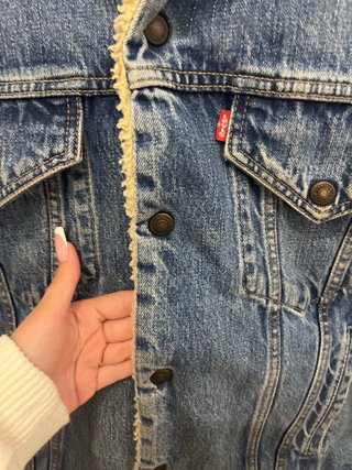 Cazadora vaquera Levi's con forro sherpa