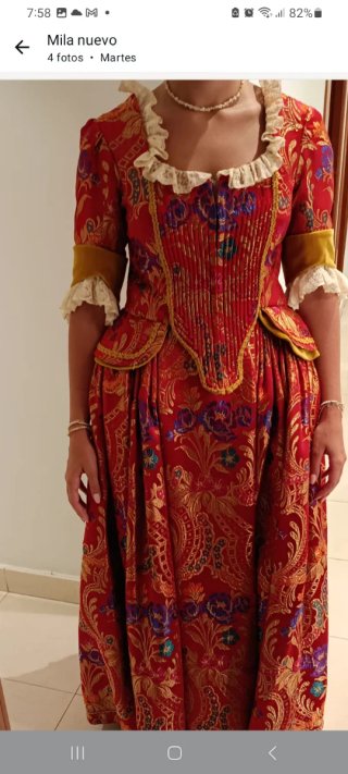 Traje Fallera Valenciana Rojo y Dorado
